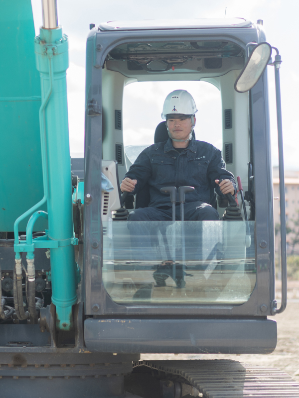 重機を動かす写真