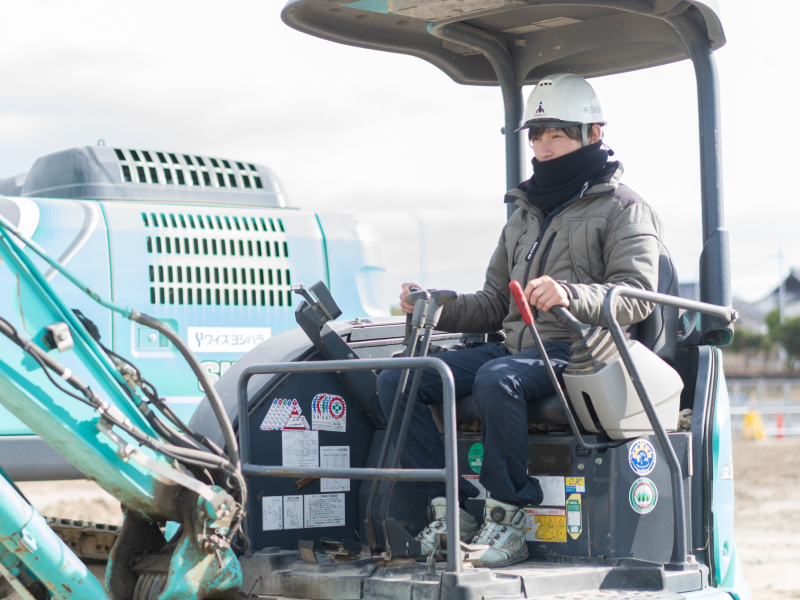 重機を動かす写真